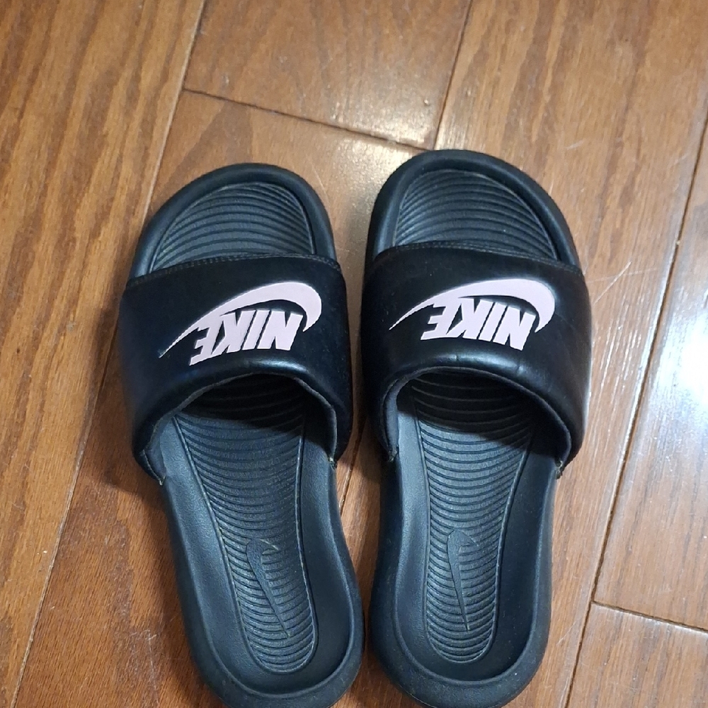 Nike Black Slide Sandals Size 8